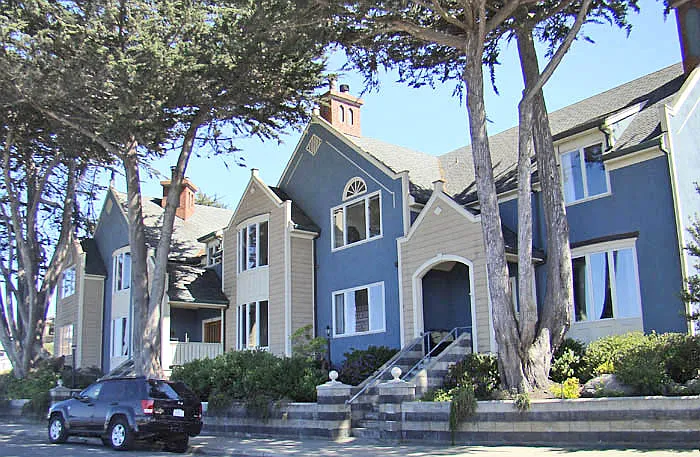 265 Ocean View Blvd — Photo 1