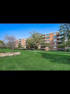 2222 S Stewart Ave APT 4D, Lombard, IL, 60148