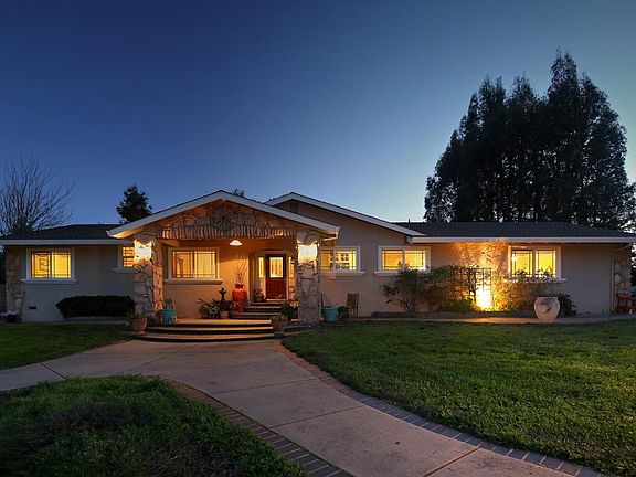 2nd image of 2020 Jefferson Dr