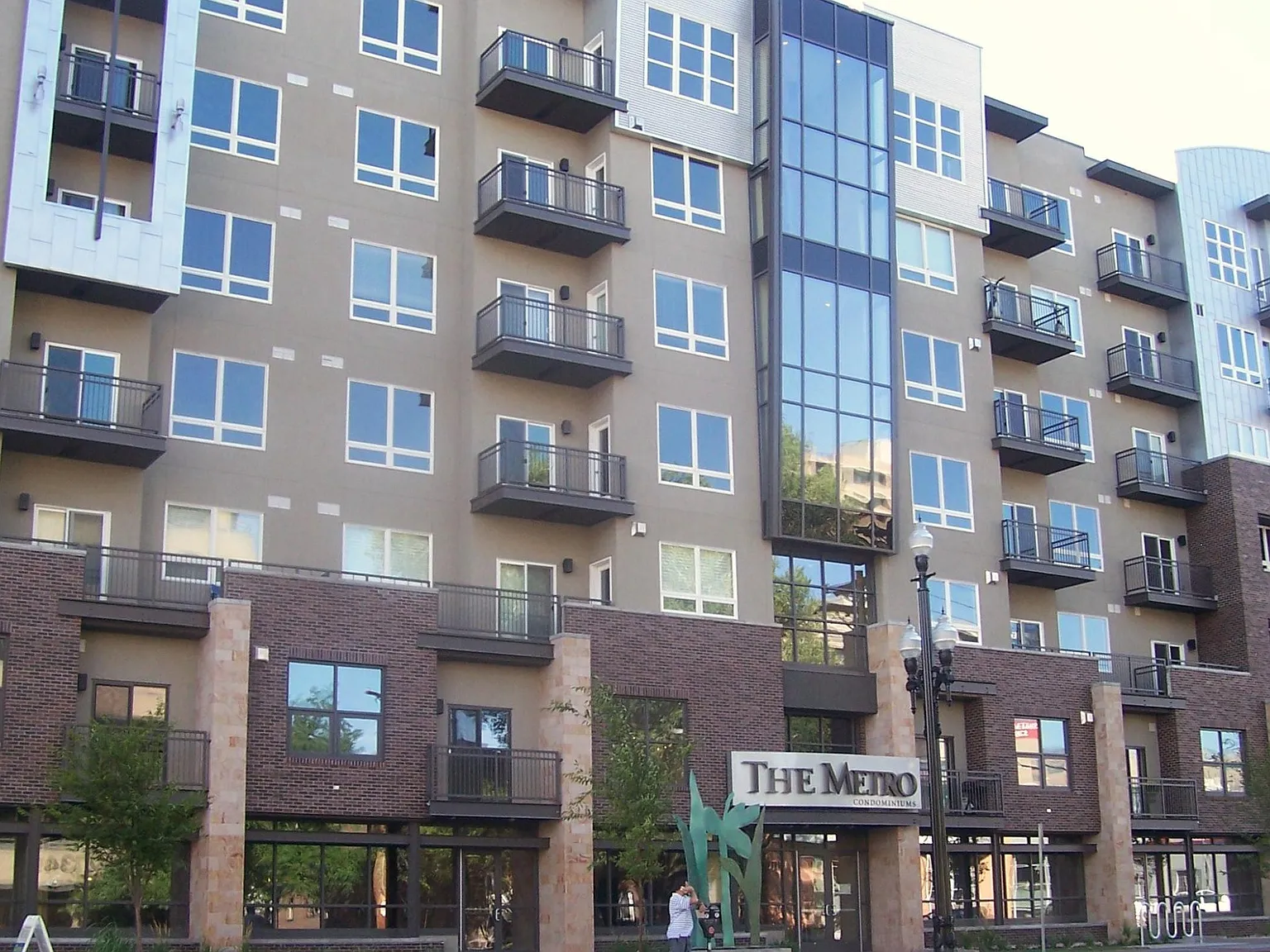 2 bed, 1018 sqft, $2,300 — Photo 1