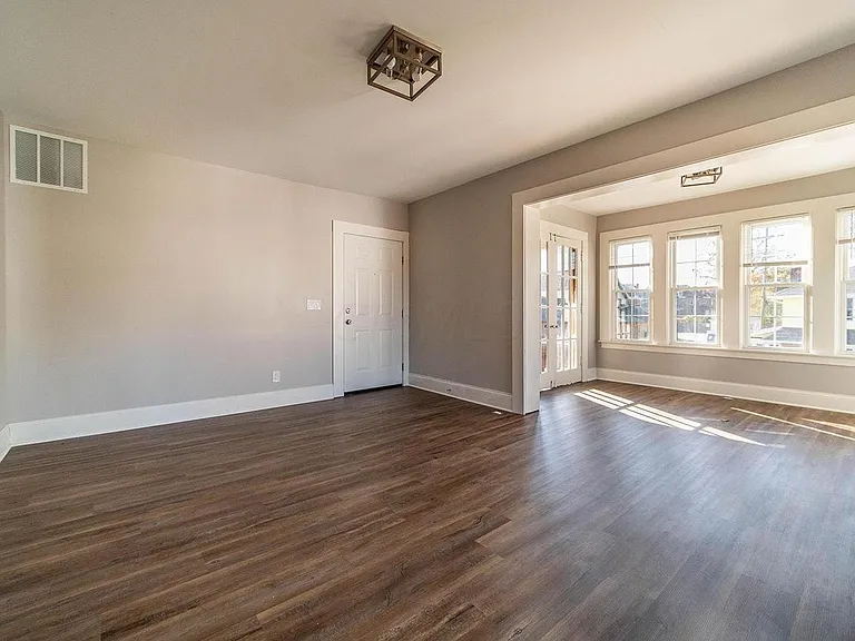 222 Parkwood Ave — Photo 6