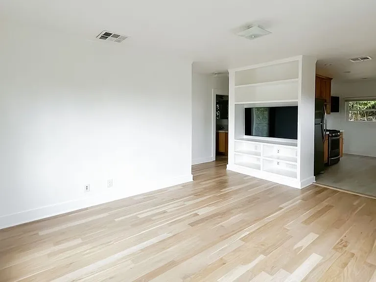 Unbelievable Stand-Alone 2-Bedroom House in Prime West Hollywood Hills — Photo 14