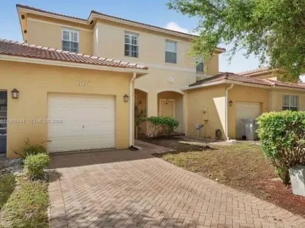 697 NW 21st Ave, Pompano Beach, FL 33069
