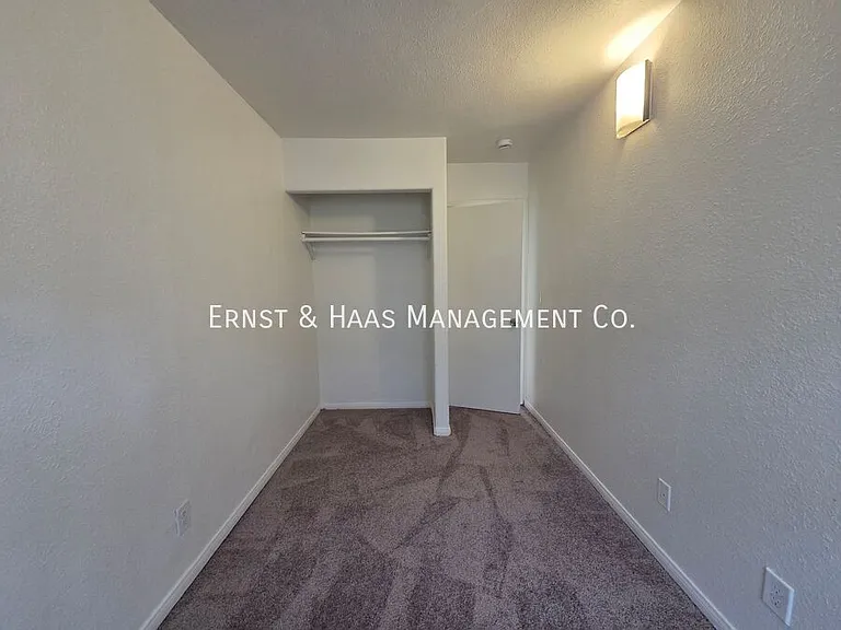 2035 Pine Ave #7 — Photo 20