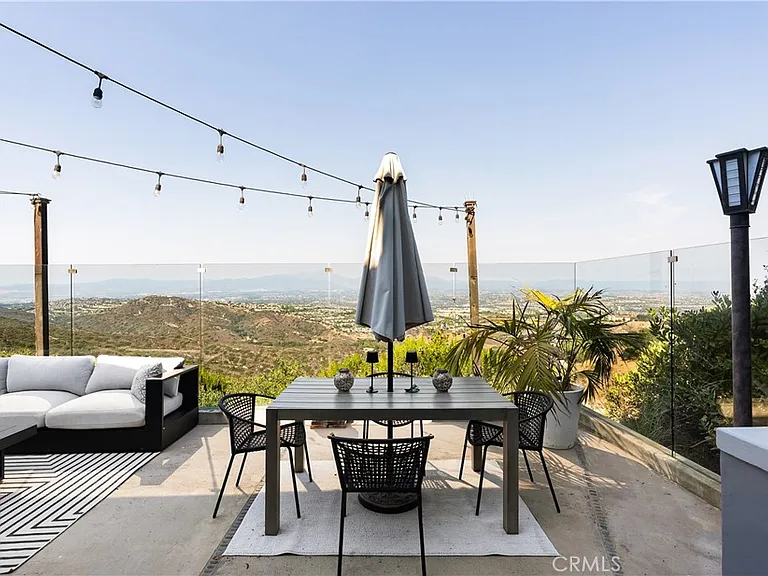 3230 Tyrol Dr — Photo 36