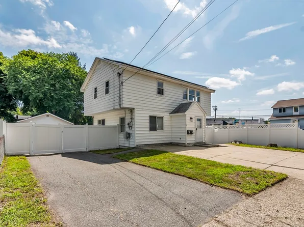 3 Hobson St, Methuen, MA 01844