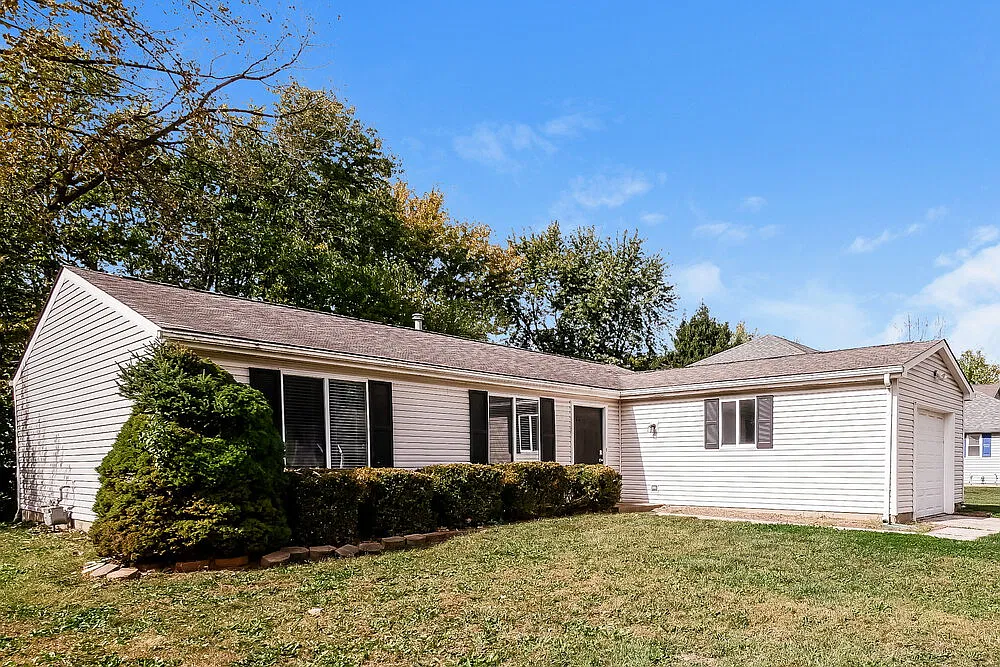 3 bed, 1.5 bath, 1120 sqft, $1,570 — Photo 3