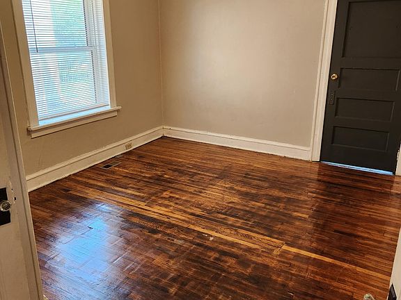 4th image of 4879 Farlin Ave #B