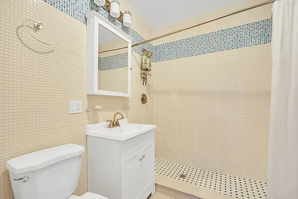 Rented by Compass | media 4