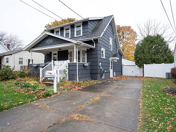 2nd image of 796 Chinook Ave
