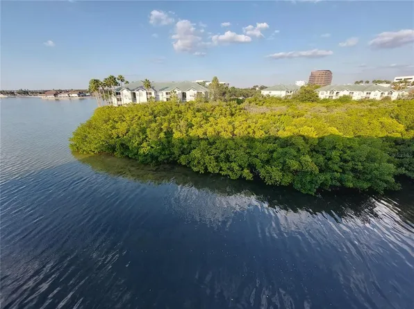 2506 N Rocky Point Dr, Tampa, FL