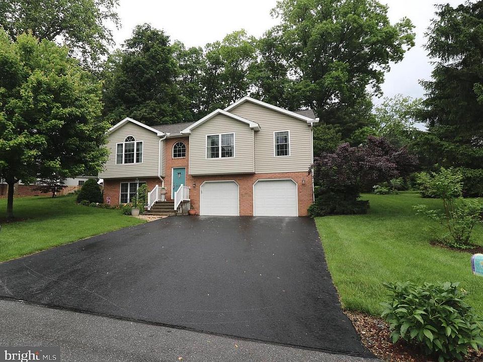 1st image of 10925 Knotty Pine Dr