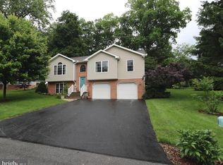 10925 Knotty Pine Dr, Hagerstown, MD 21740