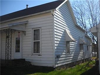3rd image of 109 Paxton St