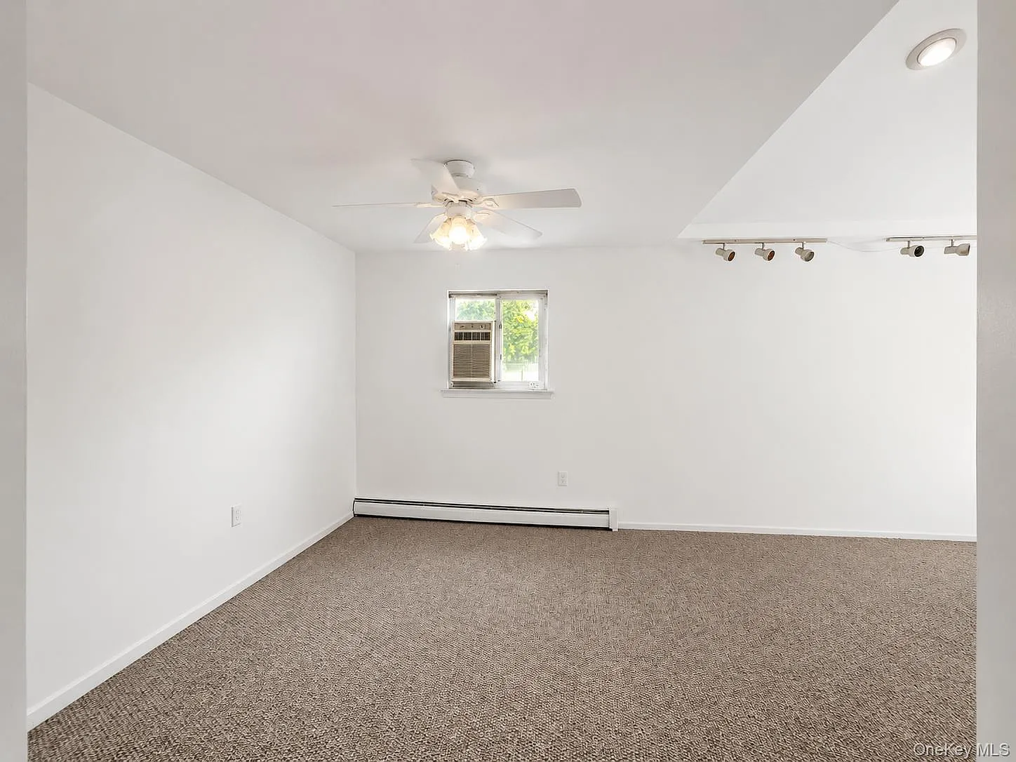 3 bed, 1.0 bath, 2218 sqft, $3,650 — Photo 3