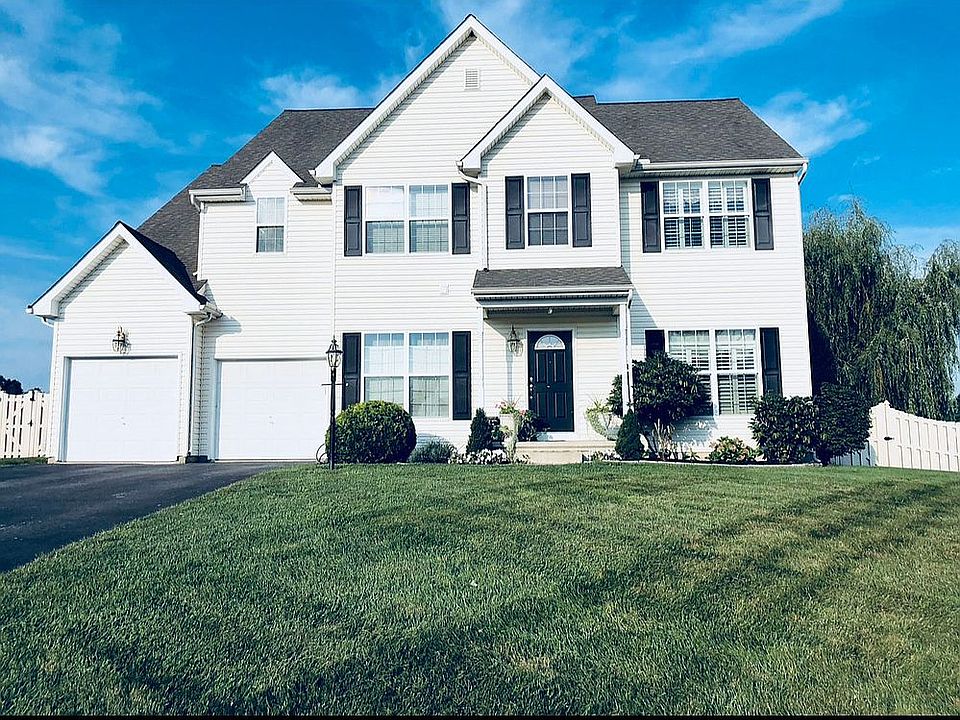 2nd image of 3381 Glenmede Ln