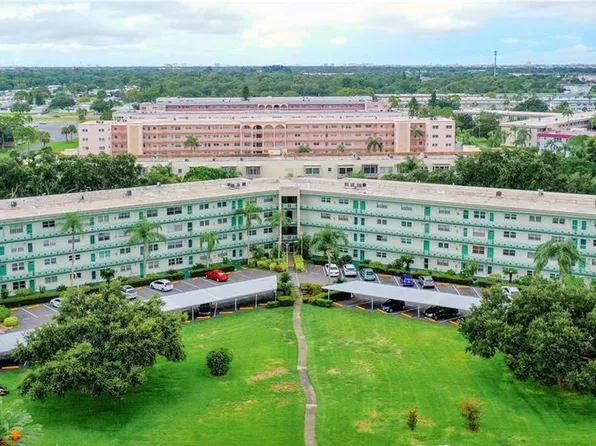 5725 80th St N Unit 404, Saint Petersburg, FL 33709