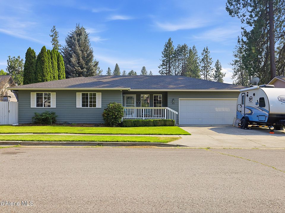 1st image of 922 E Honeysuckle Glen Ct