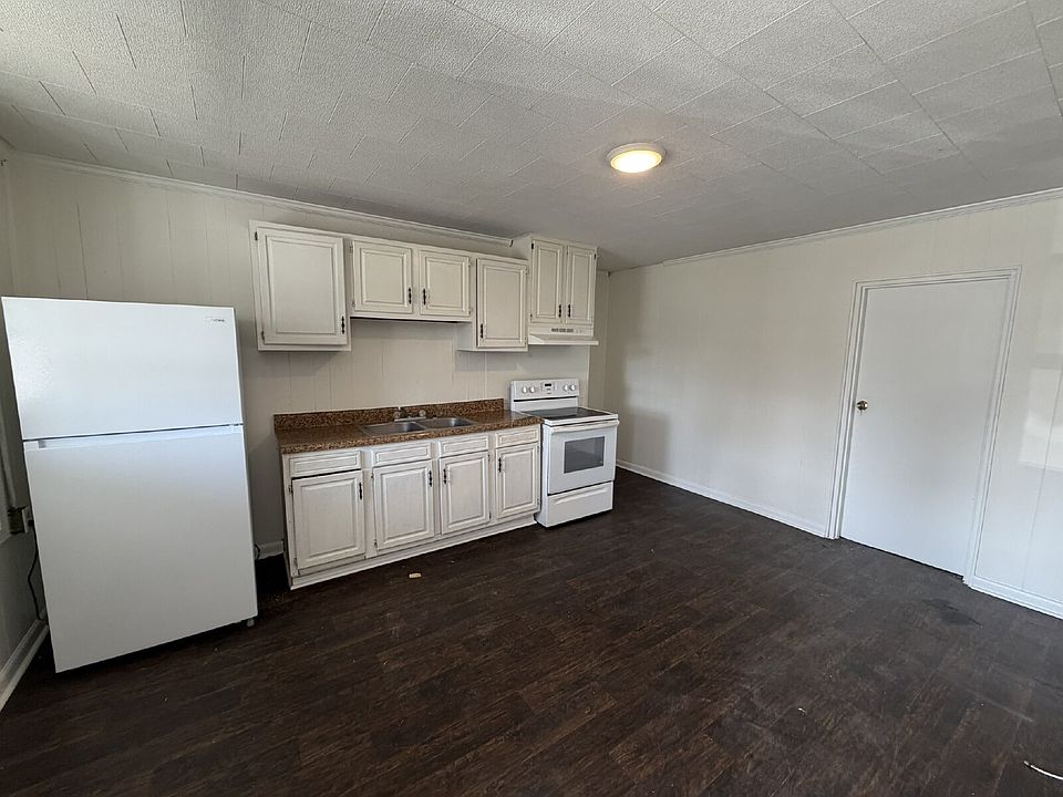 2nd image of 415 W Cypress St #7