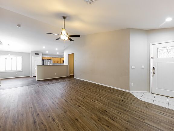 4th image of 12813 W Crocus Dr