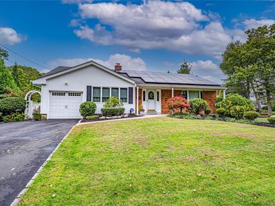 48 Archie Place, West Islip, NY, 11795