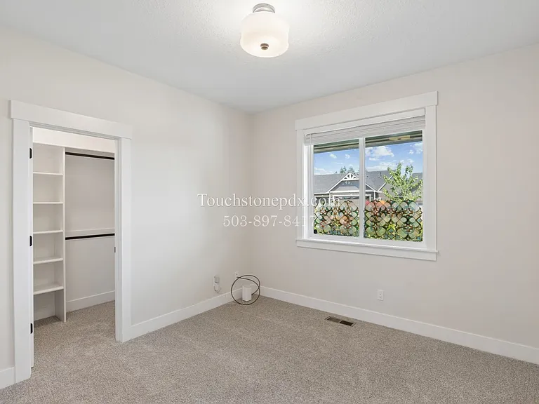 740 Jordan Elizabeth Ave SE — Photo 32