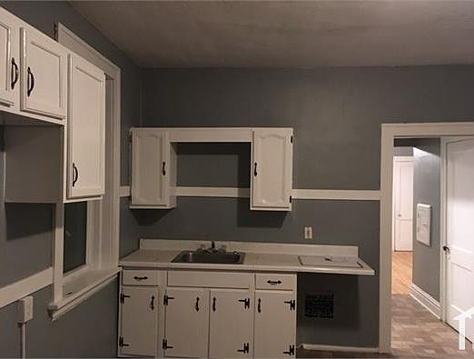 4th image of 4546 Margaretta Ave