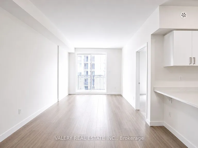20 Woodstream Dr #15 — Photo 6