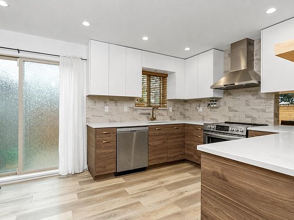3rd image of 6880 Lucas Rd #86