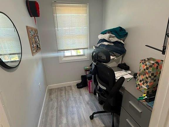 4th image of 567 Studio Rd