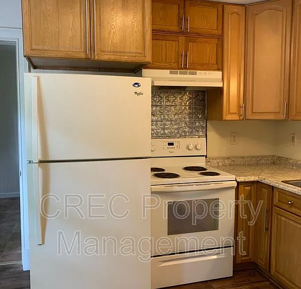 711 Locust St — Photo 8