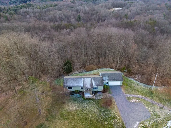 8867 State Route 21, Naples, NY 14512