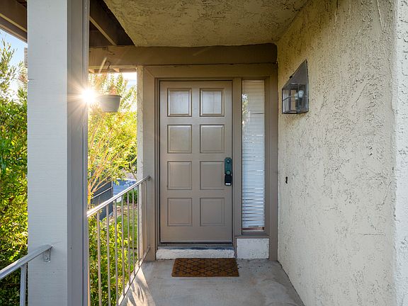 4th image of 113 Hilltop Cir
