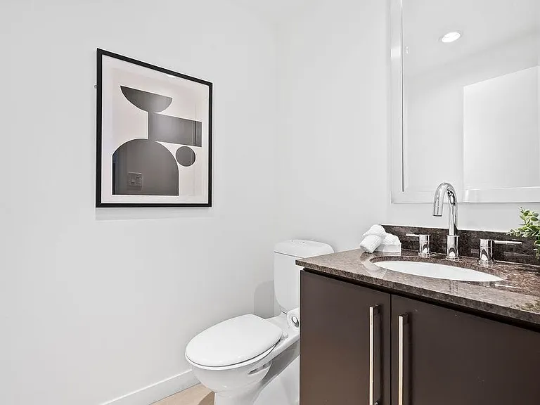 638 Beach Cres #Townhouse 105 — Photo 32