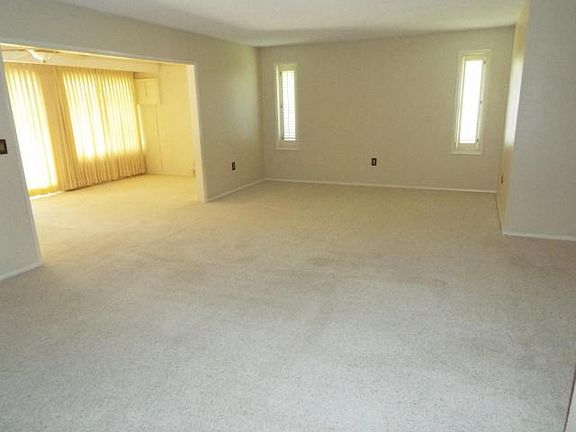4th image of 10749 W Denham Dr
