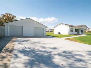 5894 Fisher Davis Rd, Morganton, NC 28655