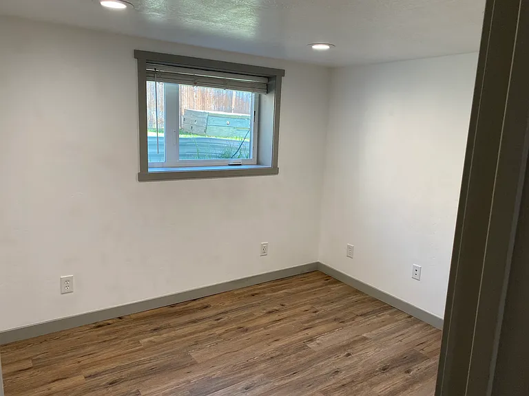 201 S Country Club Dr #BASEMENT — Photo 14