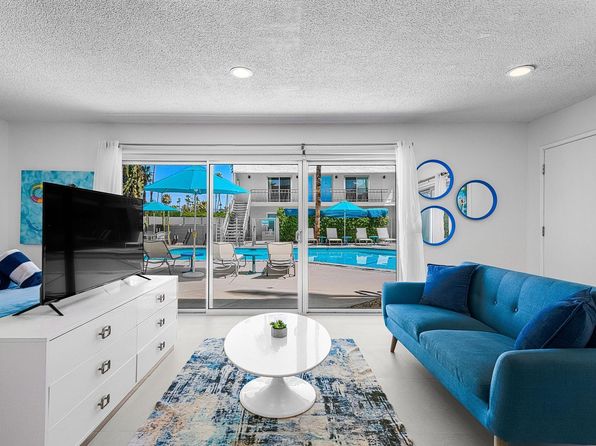 1530 E Palm Canyon Dr APT 210