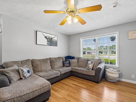 5th image of 111 Ridge Park Ct