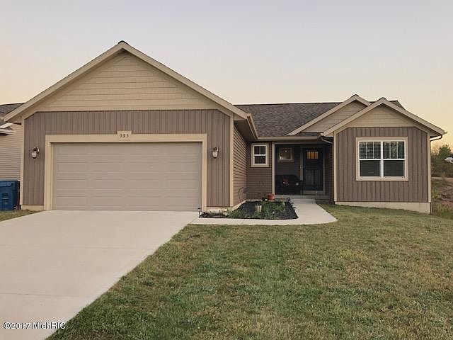 1st image of 923 Green Meadows Dr