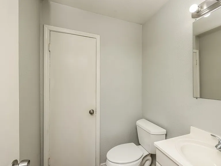 1754 E Red Bird Ln — Photo 15