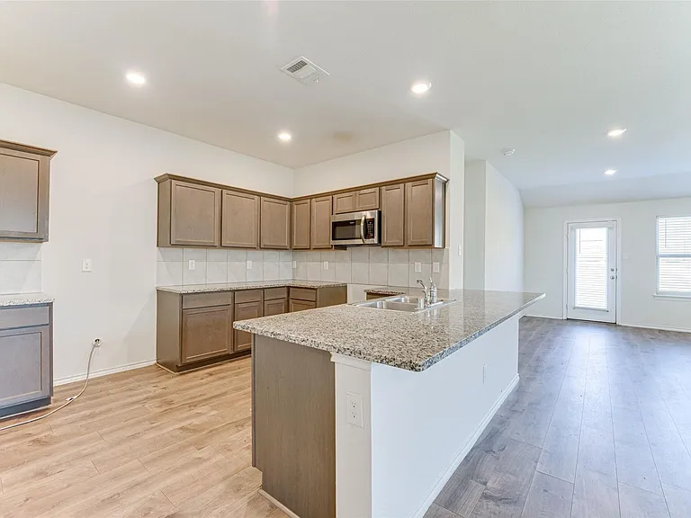 517 Milo Way — Photo 32