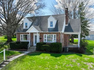 328 W Maple St, Dallastown, PA