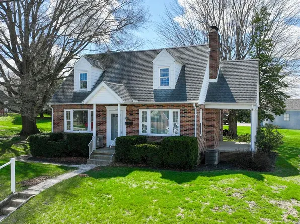 328 W Maple St, Dallastown, PA 17313