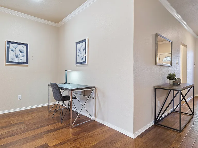 107 Loda Ct — Photo 6
