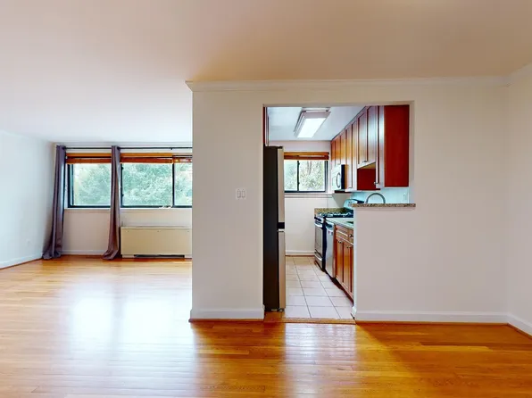 2725 39th St NW, Washington, DC
