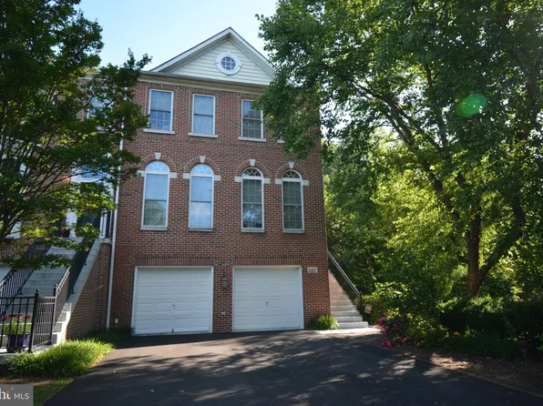 12429 Dorforth Dr, Fairfax, VA 22033
