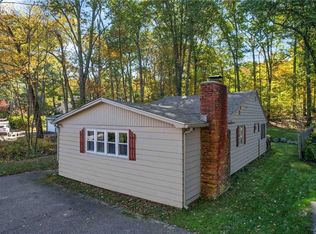 301 Richardson Rd, Coventry, RI 02816