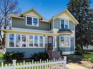 119 Traverse St, Elk Rapids, MI 49629