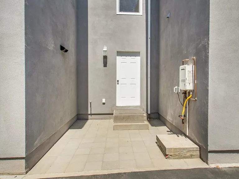 205 N Gage Ave #205 — Photo 8